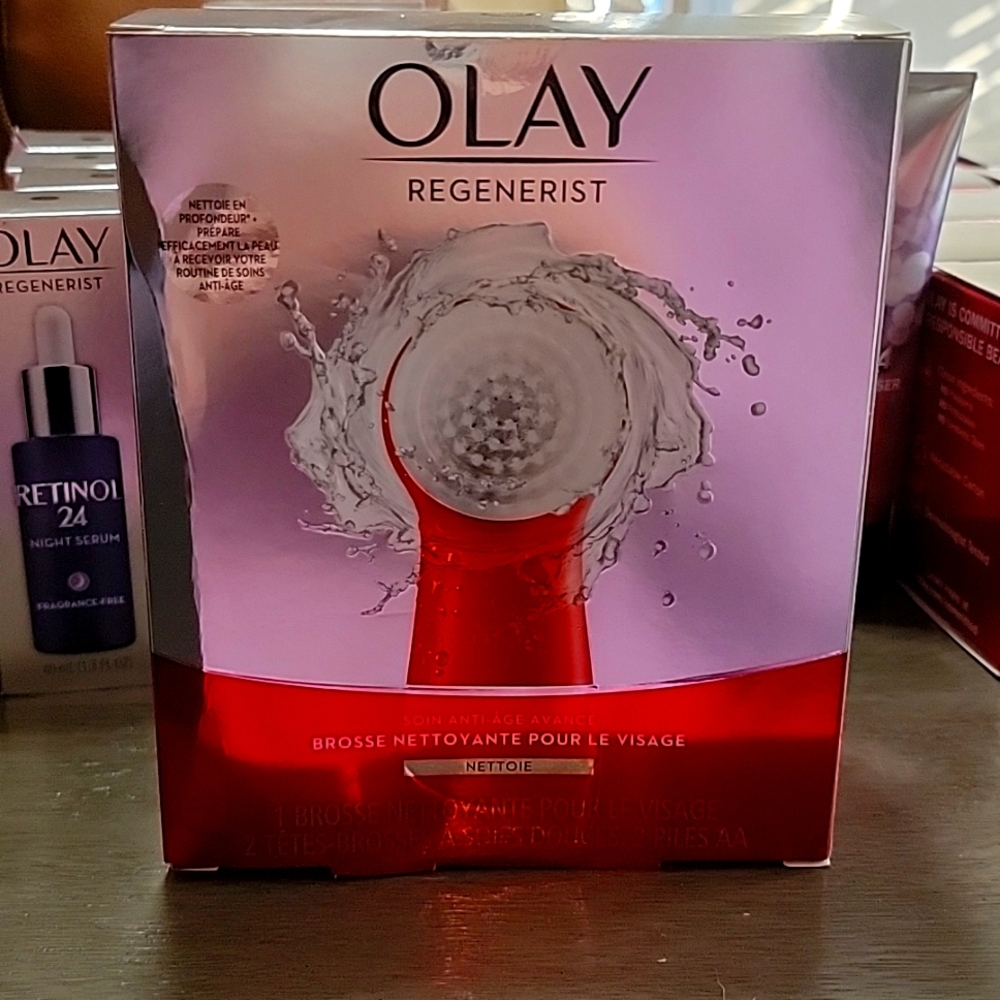 Olay regenerist facial cleansing brush